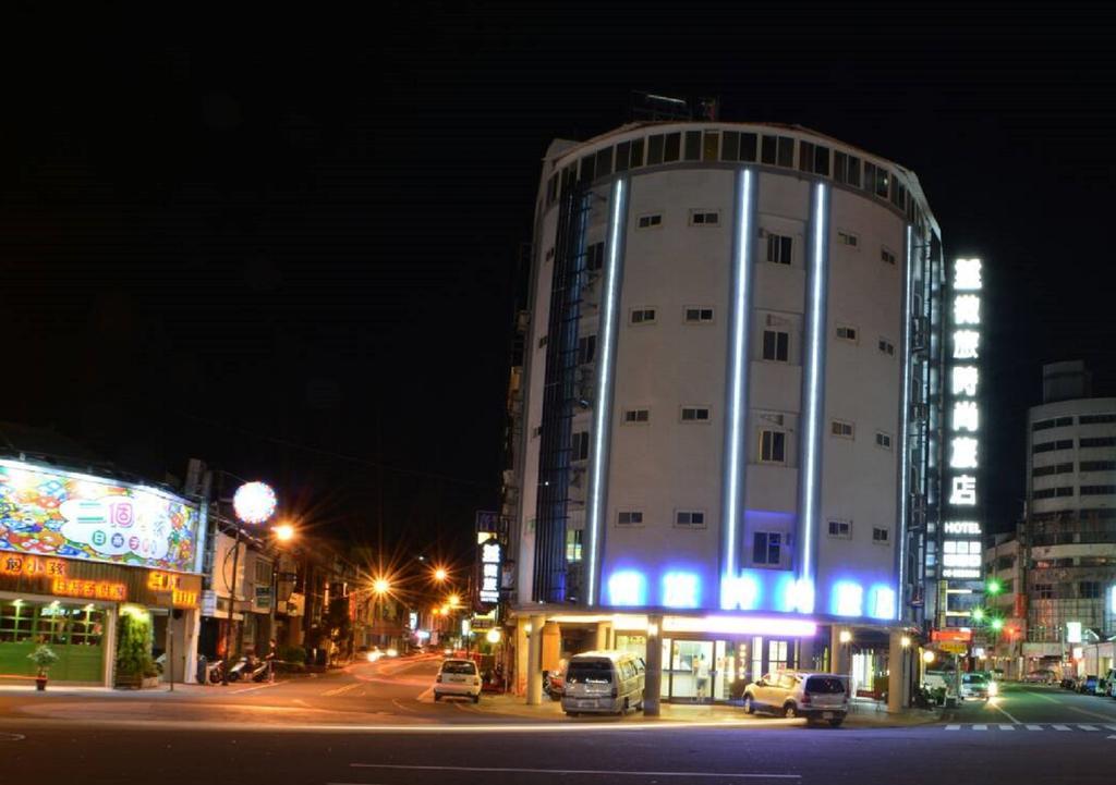 Well Live Hotel Douliu Exterior foto