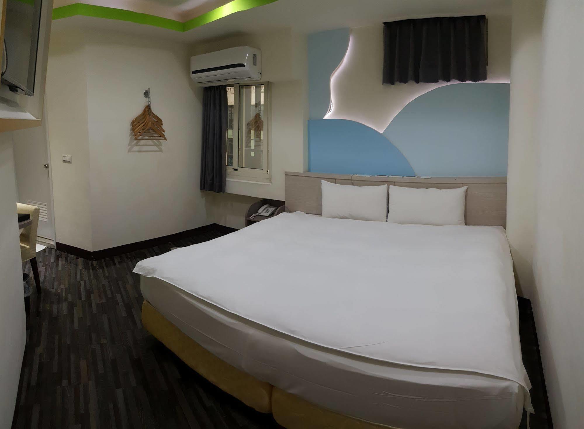 Well Live Hotel Douliu Exterior foto